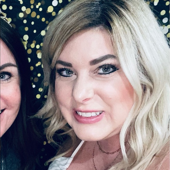 Meet your Posher, Terra - Picture 1 of 1